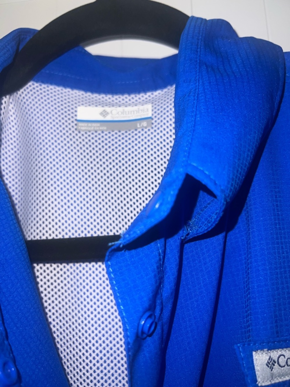 Columbia Women's Royal Blue Sun Protection Button-Up Shirt - Picture 4 of 7